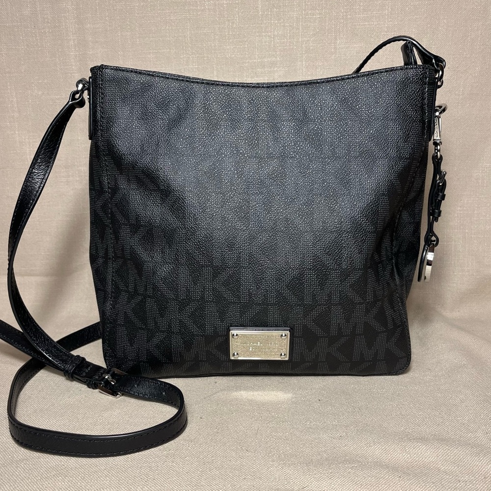 Michael Kors Women’s Jet Set Large Messenger Crossbody Black Logo Travel Bag